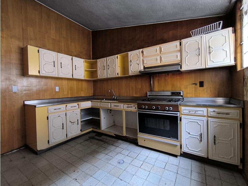 CASA COMERCIAL EN ARRIENDO - 4