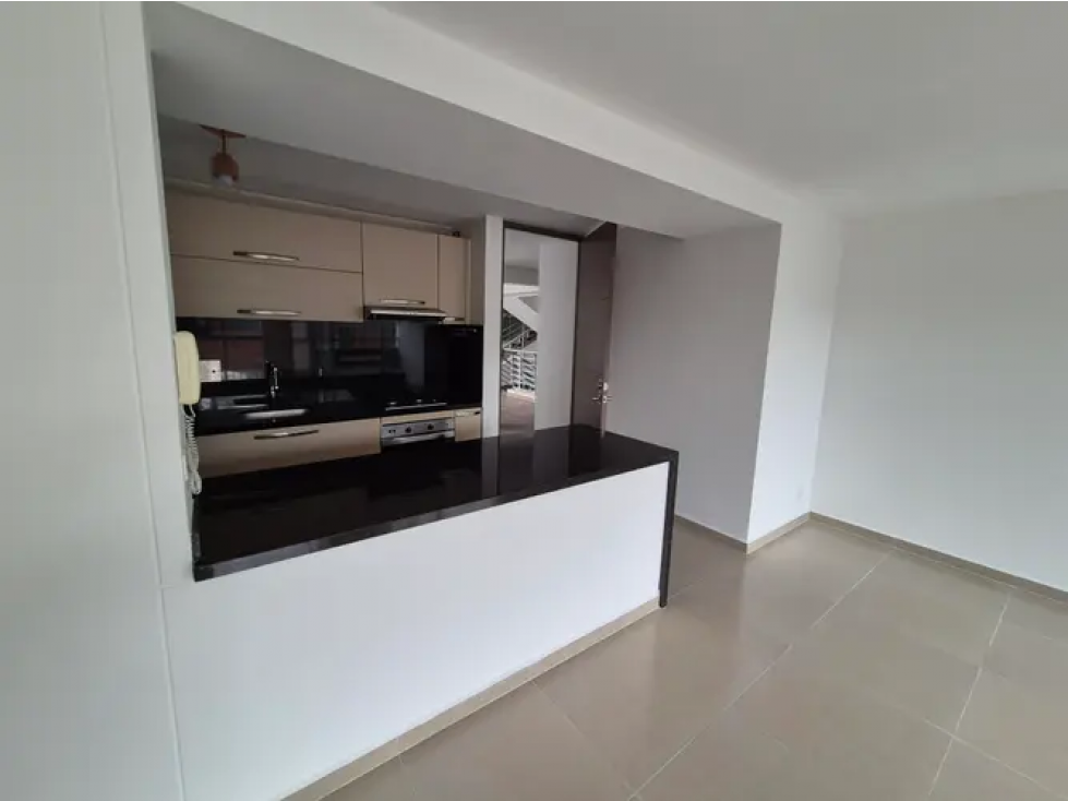 HERMOSO APARTAMENTO EN VENTA CONDOMINIO MONTECASINO ABADIAS — foto 2