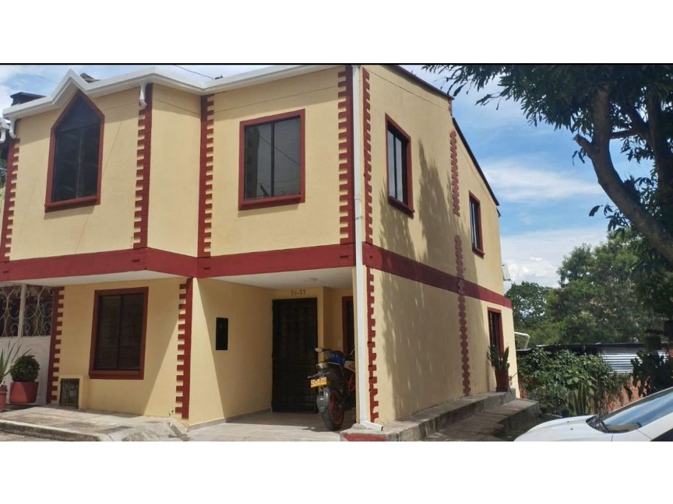 HERMOSA CASA EN VENTA UBICADA EN LA CAMPIÑA GIRON - 1