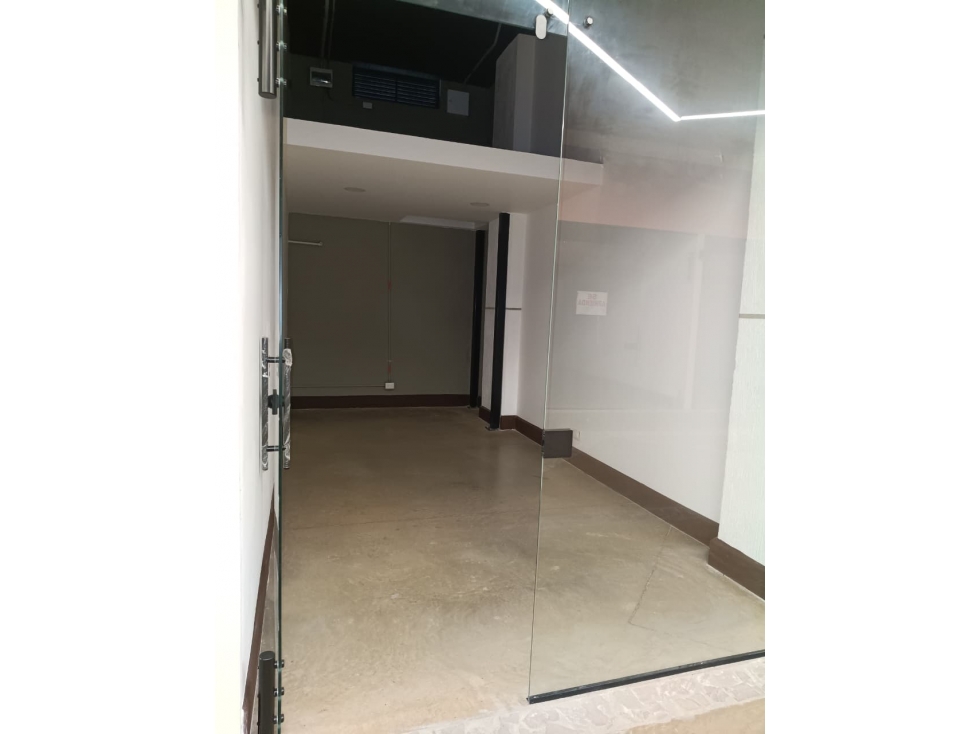 HERMOSO LOCAL PARA ARRIENDO CENTRO COMERCIAL GIRON COLONIAL - 6