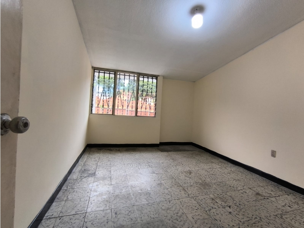 CASA COMERCIAL EN ARRIENDO - 6