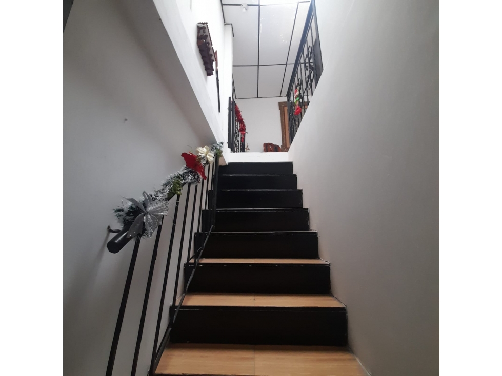 Venta Casa Tres Pisos Santa Isabel — foto 4