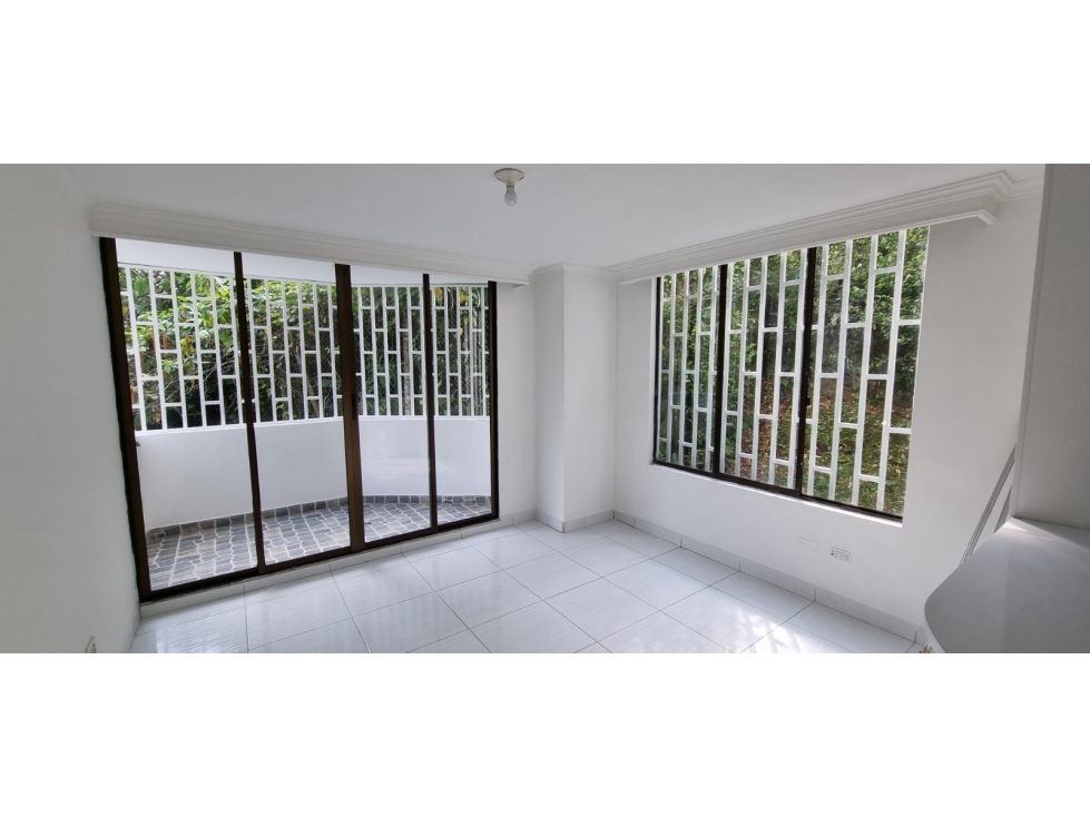 Venta Aparta Estudio Pinares Pereira