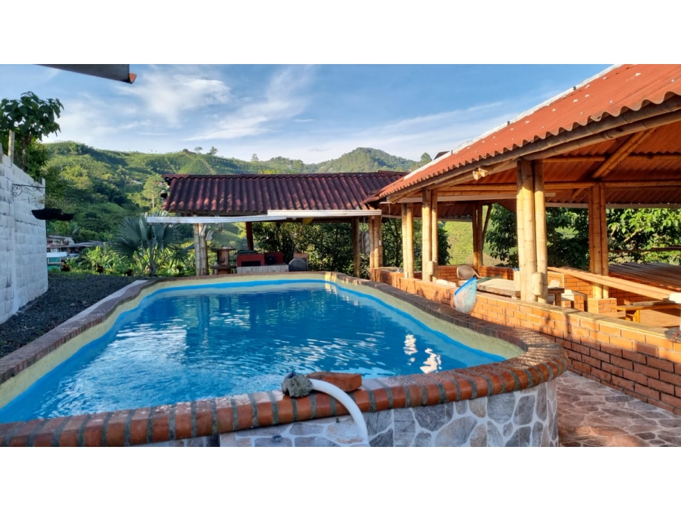 Se Vende Finca. Combia Pereira. C
