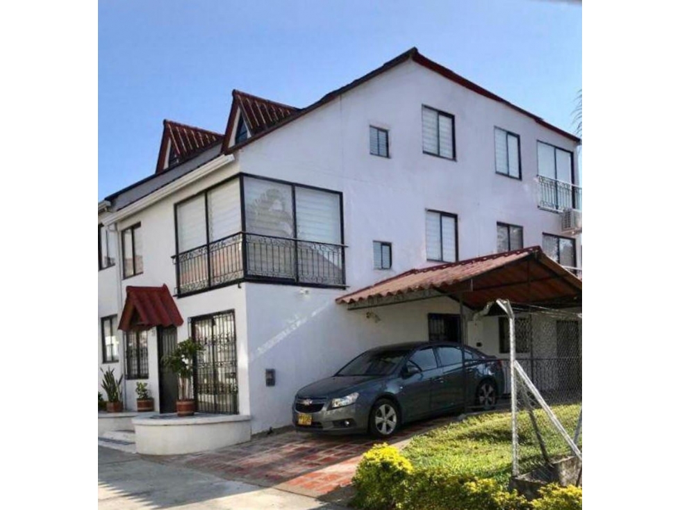 En Venta Hemosa y Amplia Casa Av Sur- Pereira