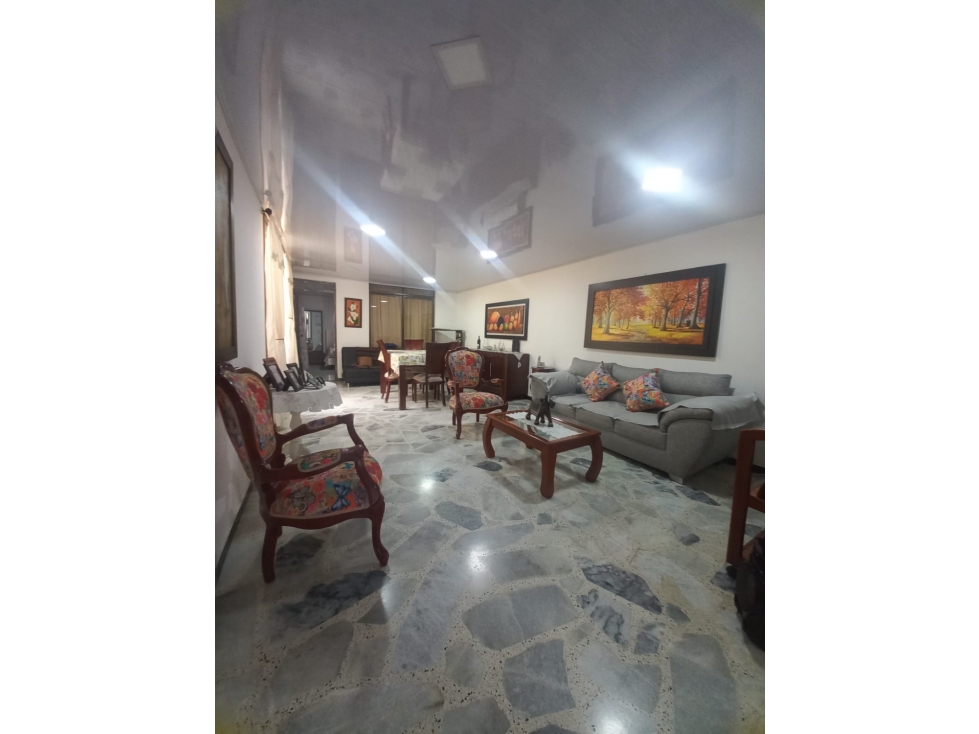 Venta Amplio Apartamento- Centro- Pereira. C