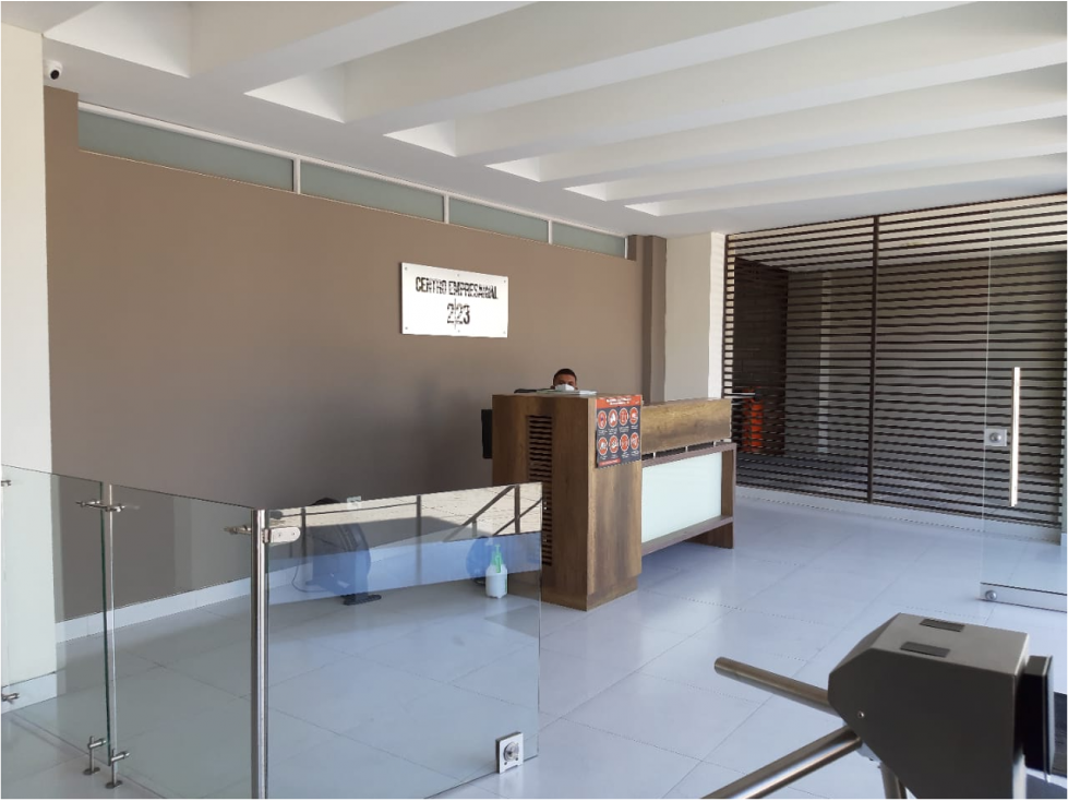 Se Vende oficina centro histórico de Santa Marta - 2