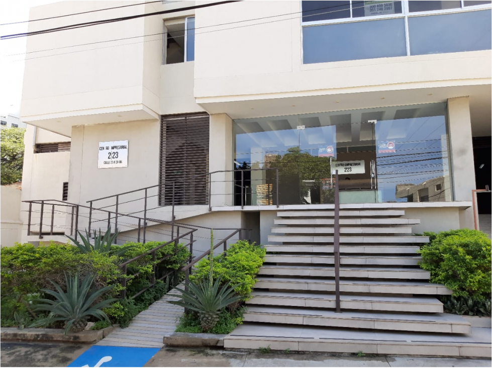 Se Vende oficina centro histórico de Santa Marta - 1