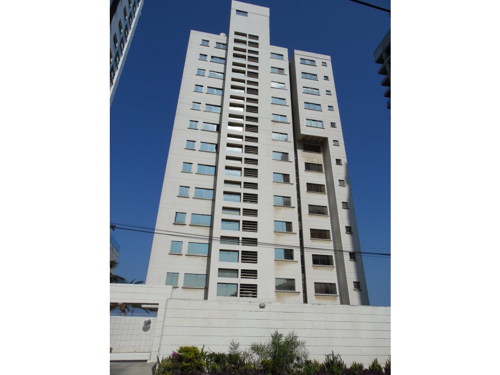 EN ARRIENDO AMPLIO APARTAMENTO FRENTE AL MAR EN BELLAVISTA