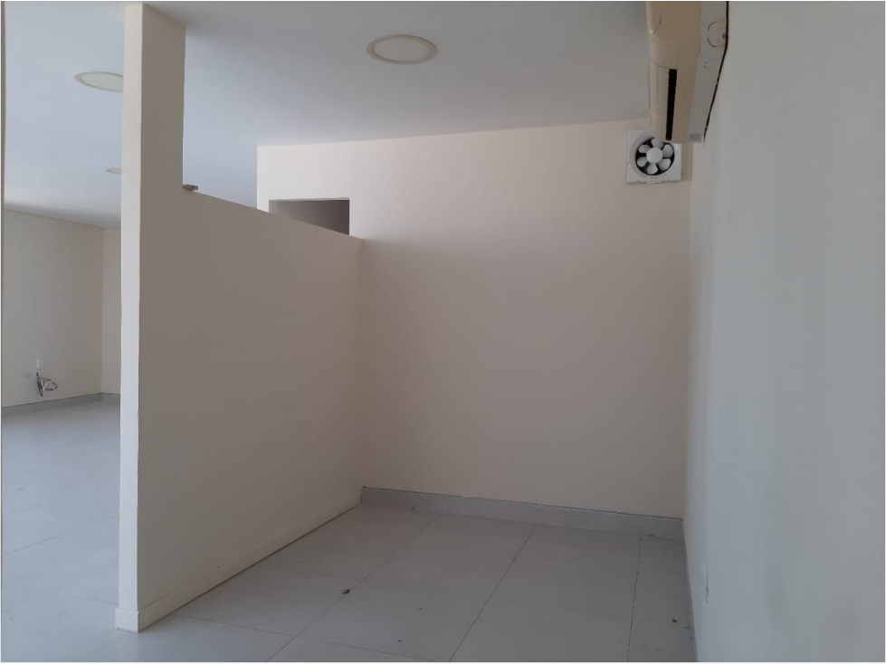 Se Vende oficina centro histórico de Santa Marta - 4