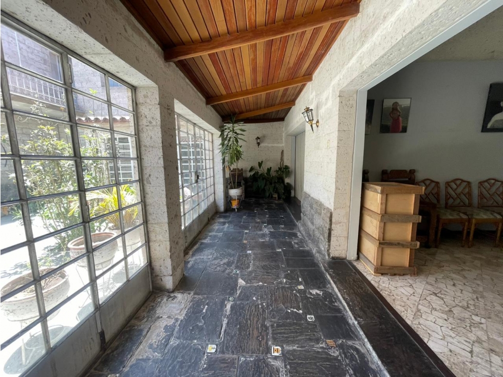 VENTA DE CASA UBICADA ESTRATEGICAMENTE EN EL CENTRO DE AREQUIPA - 5
