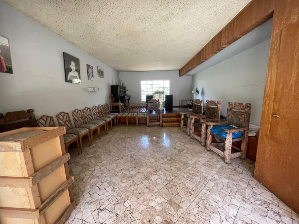 VENTA DE CASA UBICADA ESTRATEGICAMENTE EN EL CENTRO DE AREQUIPA - 6
