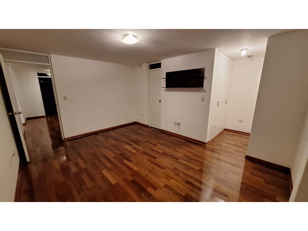 VENTA DE DEPARTAMENTO AMPLIO EN QUINTA PRIVADA DE CERRO COLORADO - 2