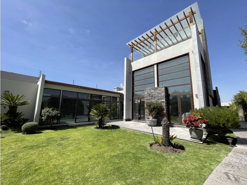VENTA DE CASA EN EXCLUSIVA ZONA DE CHALLAPAMPA TRADICIONAL