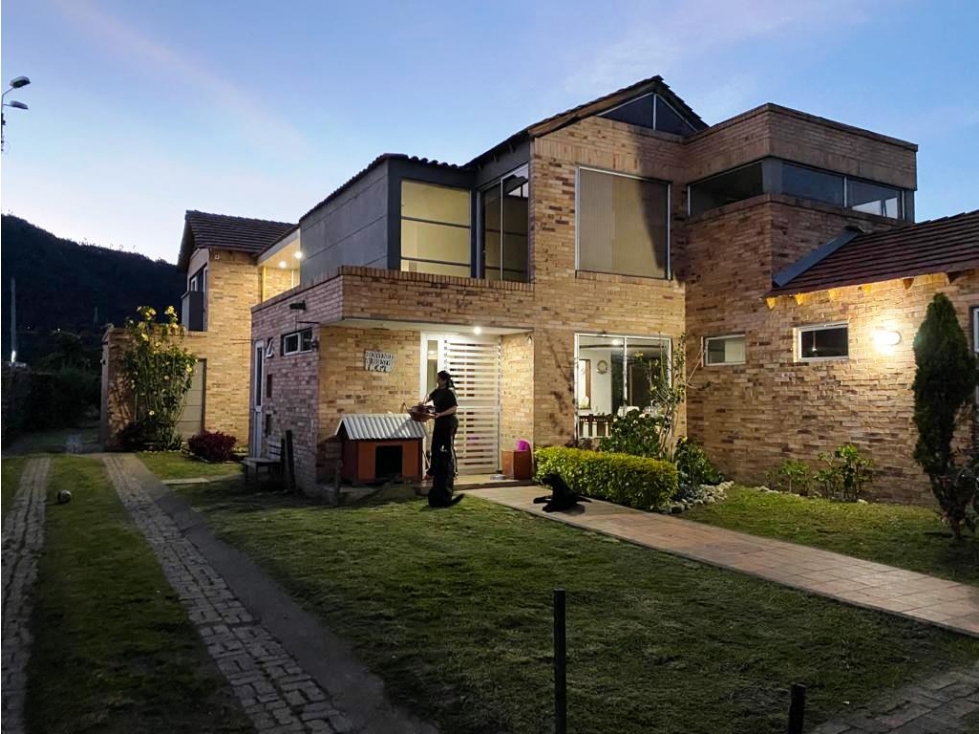 Casa Independiente Arriendo 5 Hab 300m² Lote 1000m² Fonqueta