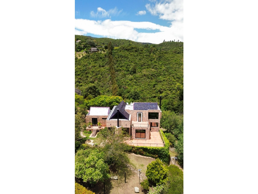 Casa Lujo 3 Hab 600m² Lote 1.1 Ha Vista Panorámica Sindamanoy