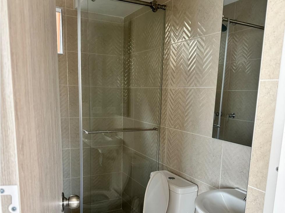 Arriendo Apto 2 Hab, Piso 11, Garaje Conjunto Lima, Madrid — foto 6