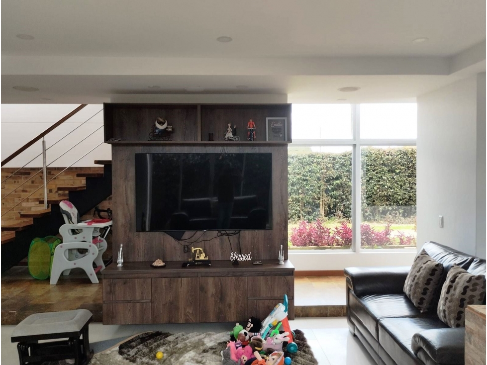 Casa Independiente Venta 5 Hab 300m² Lote 1000m² Fonqueta — foto 6