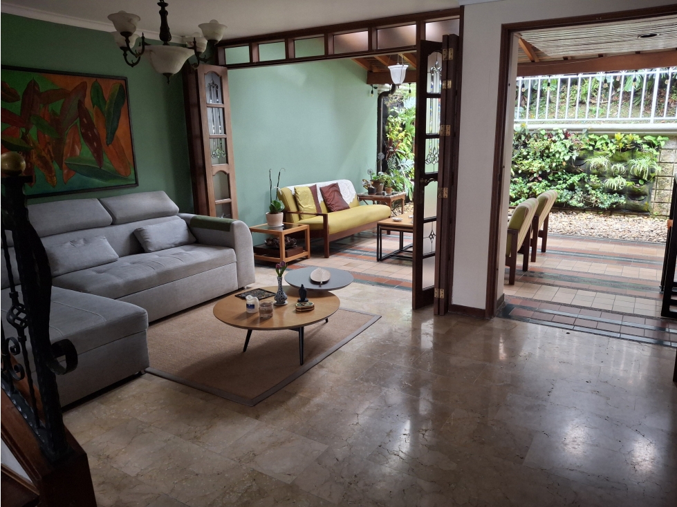 VENTA CASA SECTOR LAS BRUJAS EN ENVIGADO.