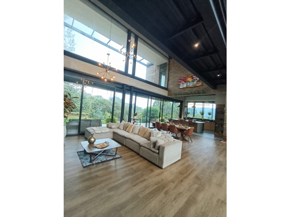 VENTA CASA SECTOR ALTO DE PALMAS ENVIGADO