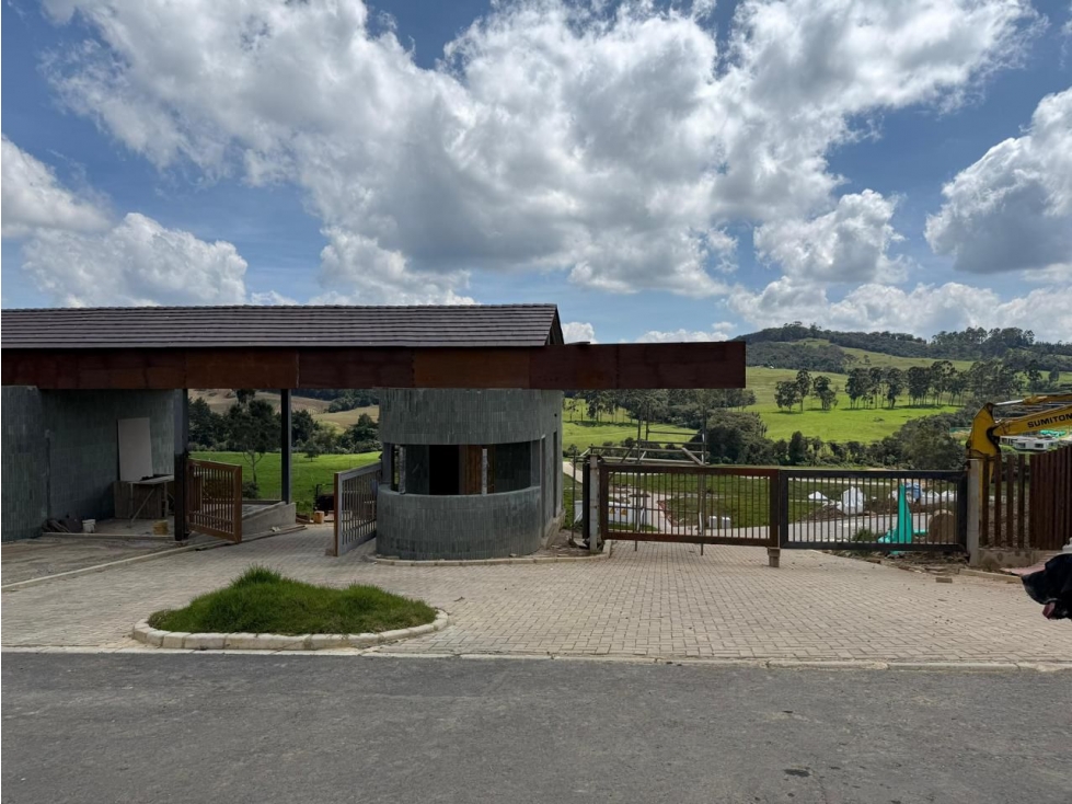 VENTA LOTE SECTOR ALTO DE PALMAS ENVIGADO
