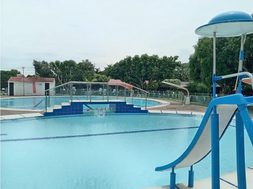 Se Vende Amplia Casa Esquinera en Condominio Privado Flandes Tolima - 2