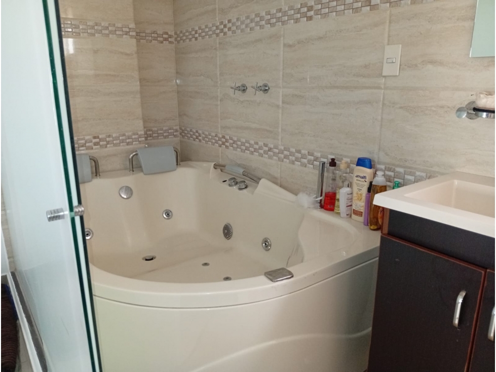 MAGNÍFICO APARTAMENTO EN VENTA CALASANZ, PARTE BAJA — foto 5