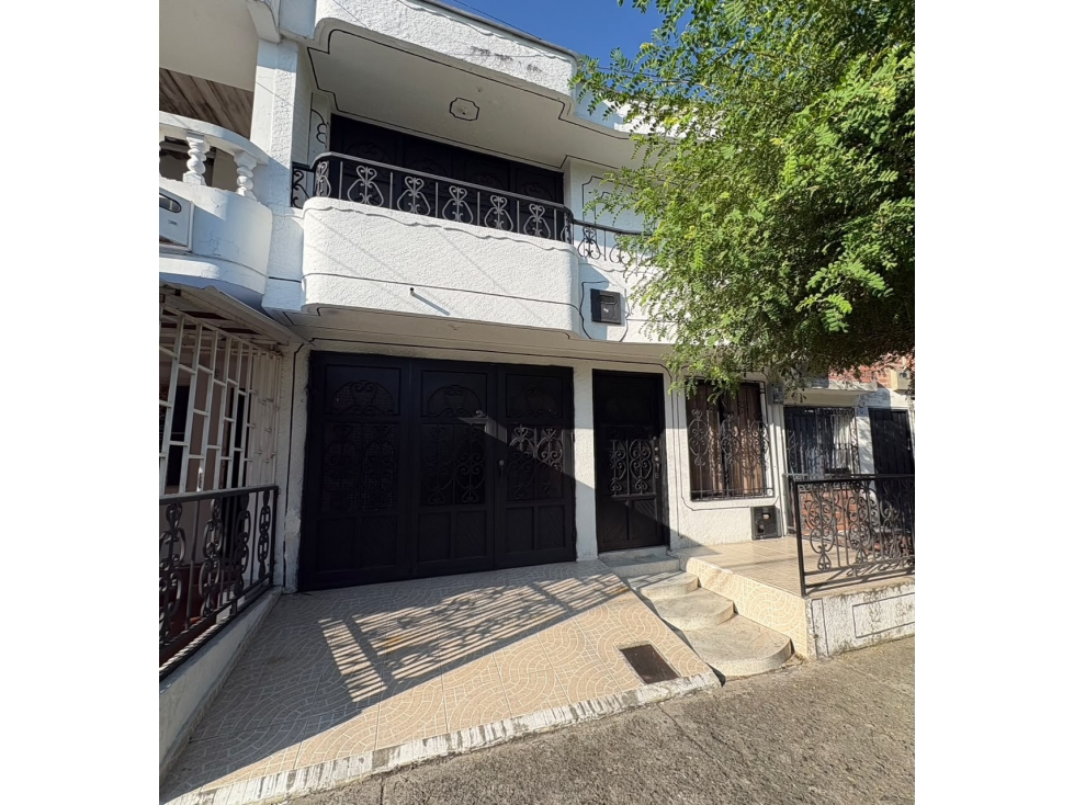 Casa de dos pisos en venta en, Palmira Valle