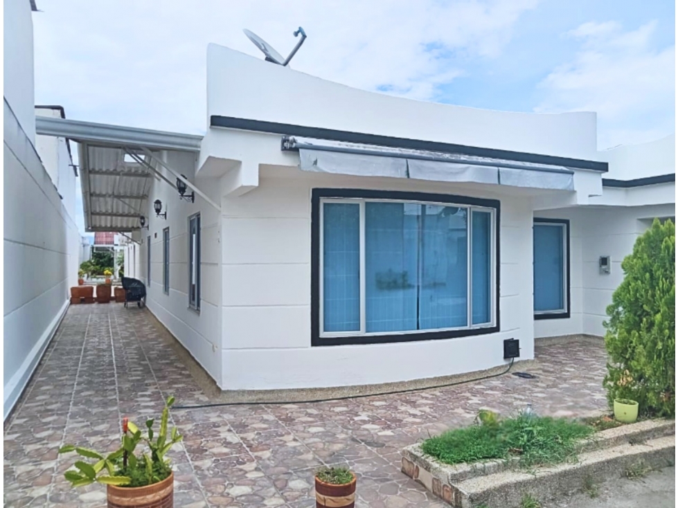 Casa Esquinera en Flandes, Espacio, Potencial y Ubicación Premium - 1