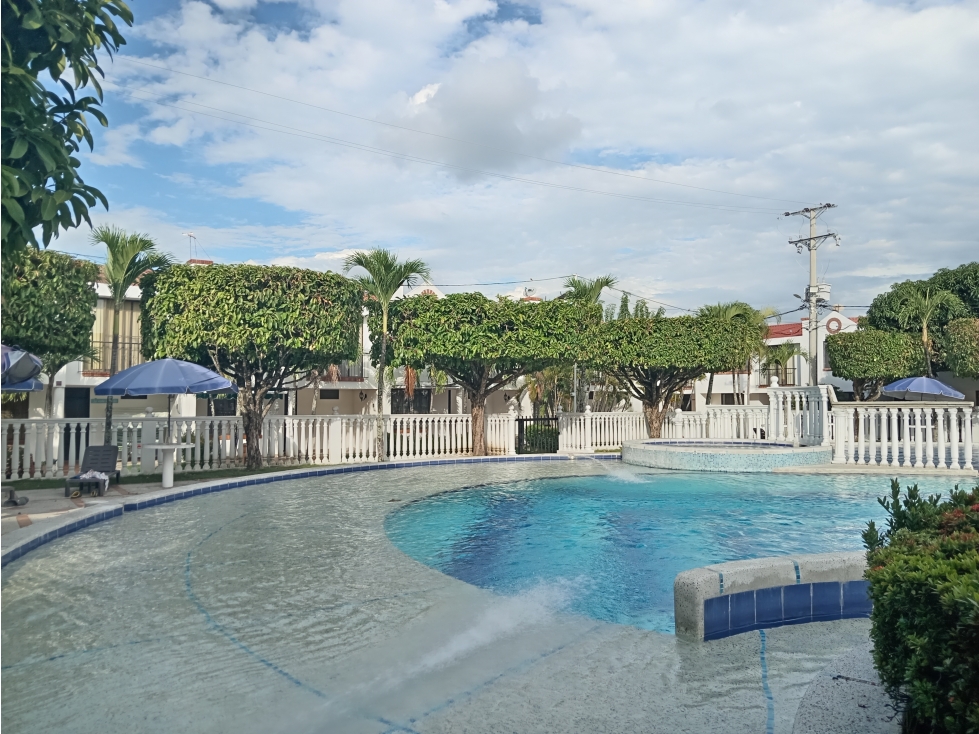 Casa de 2 Pisos con Jacuzzi en Condominio Flandes — foto 3