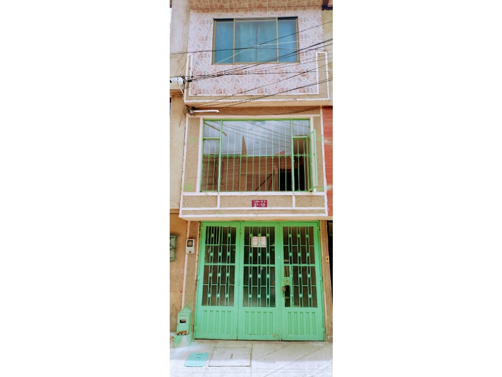 VENTA CASA DE 3 PISOS CON GARAJE EN LEON 13 SOACHA LOTE 3X12