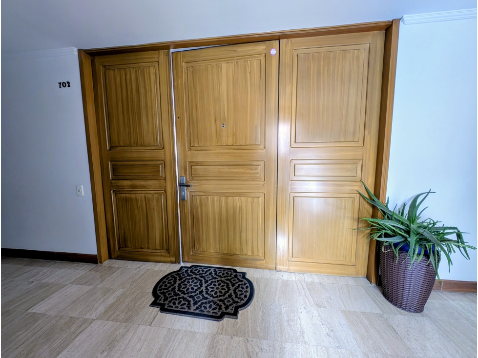 VENTA APTO, 4hab, 5wc, estudio, terraza, 4 parq, depósito — foto 2