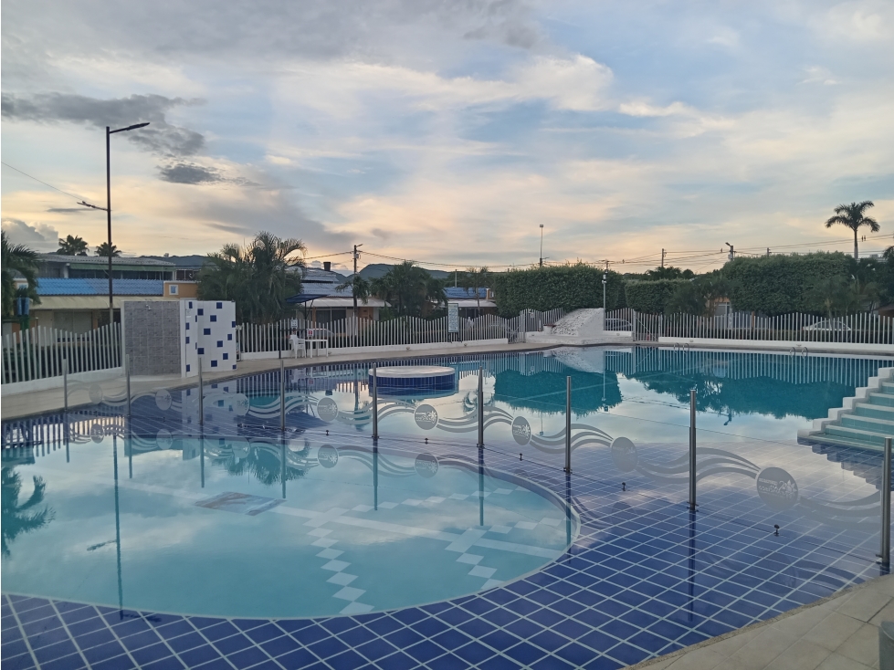Tu nueva casa en Flandes con jacuzzi privado y condominio cerrado