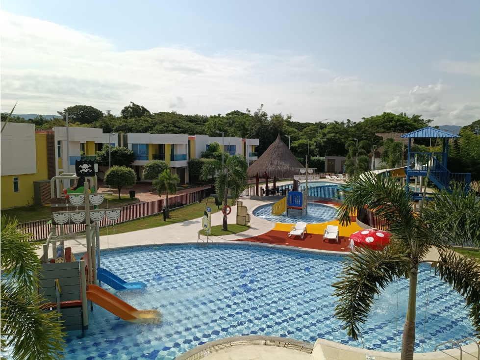 Gran Casa en Ricaurte, Cund. 2 Niveles, Jacuzzi privado + Club House