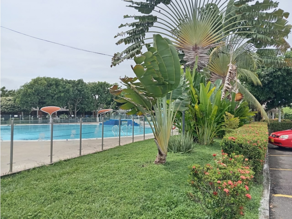 Se Vende Amplia Casa Esquinera en Condominio Privado Flandes Tolima - 4