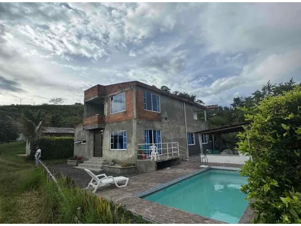 SE VENDE CASA CAMPESTRE EN ALTA GRACIA