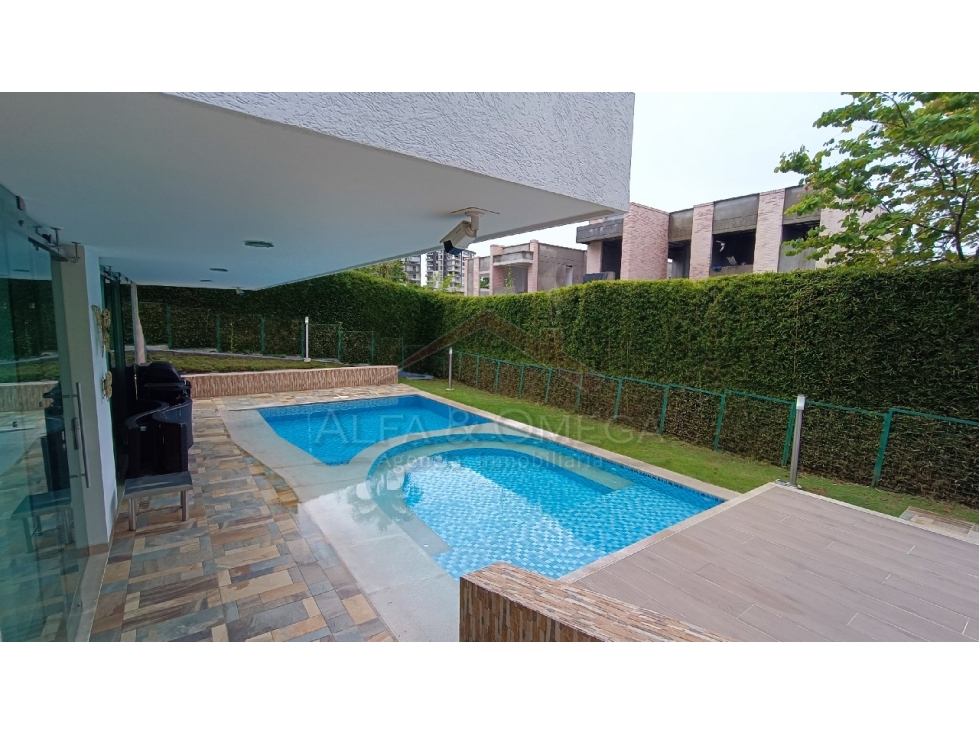 Casa exclusiva con piscina en conjunto cerrado en El Vergel Ibagué - 4