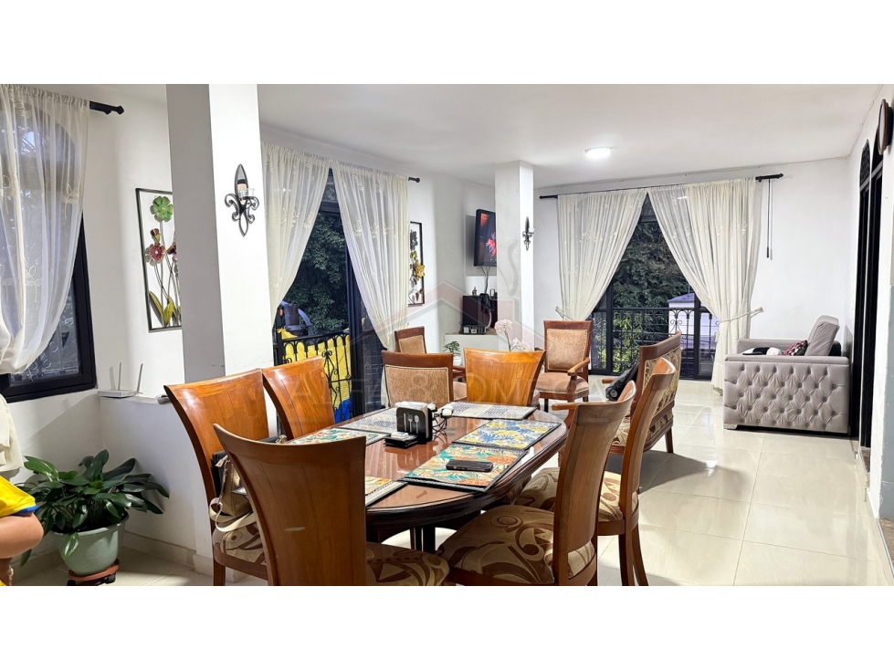 Venta de Casa con Rentas Barrio Hacienda Piedra Pintada-Ibagué