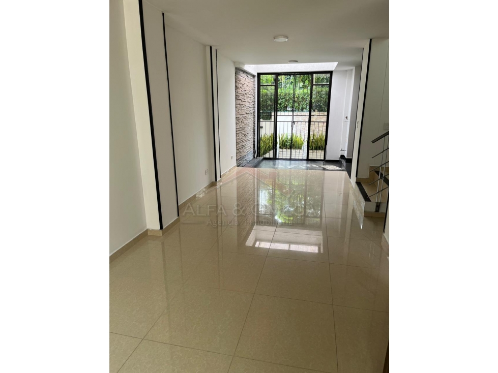 Venta de Casa de 3 Pisos en El Vergel Ibagué - 1