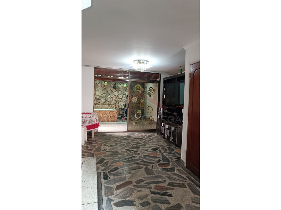 Venta de casa amplia de 2 pisos en Quinta Oriental Cúcuta - 2