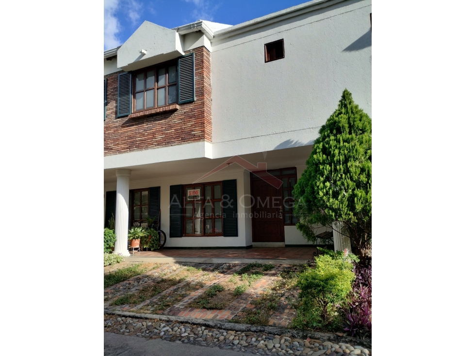 Venta de casa de 2 pisos en conjunto cerrado La Riviera Cúcuta - 2