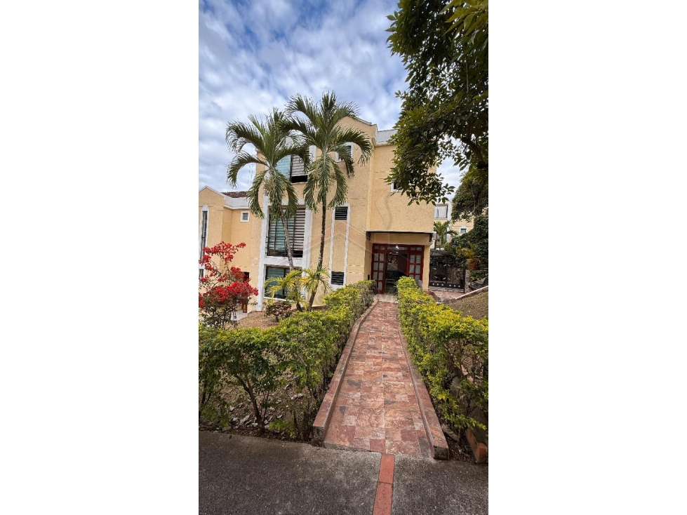 Venta de casa amplia en conjunto cerrado - Barrio La Campiña, Ibagué - 2