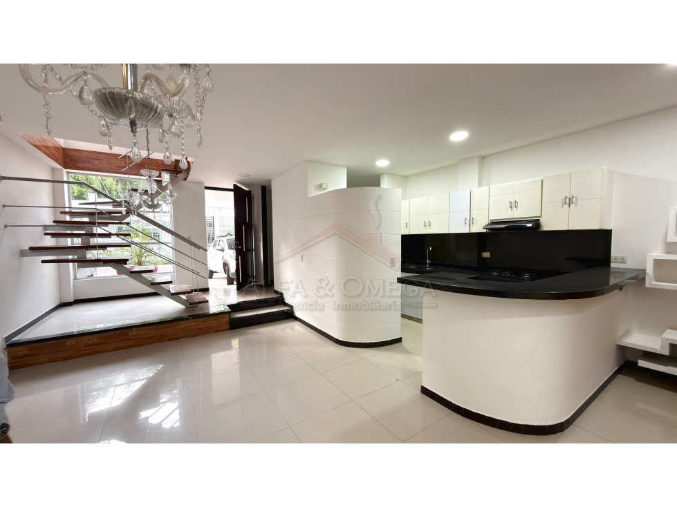 Venta de Casa Familiar con Terraza y Jacuzzi Cerca al Vergel Ibagué — foto 2