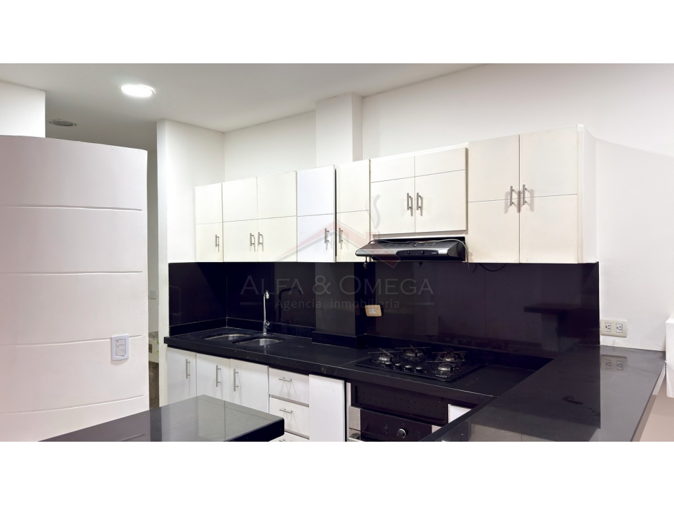Venta de Casa Familiar con Terraza y Jacuzzi Cerca al Vergel Ibagué — foto 4