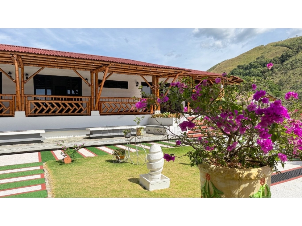 Venta de Casa Quinta con Piscina y Vista Panorámica Ibagué — foto 4