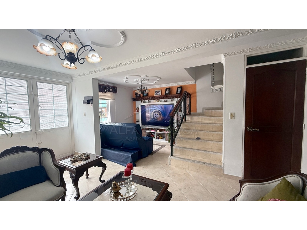 Venta de Casa de 3 Pisos en Conjunto Cerrado El Vergel Ibagué — foto 2