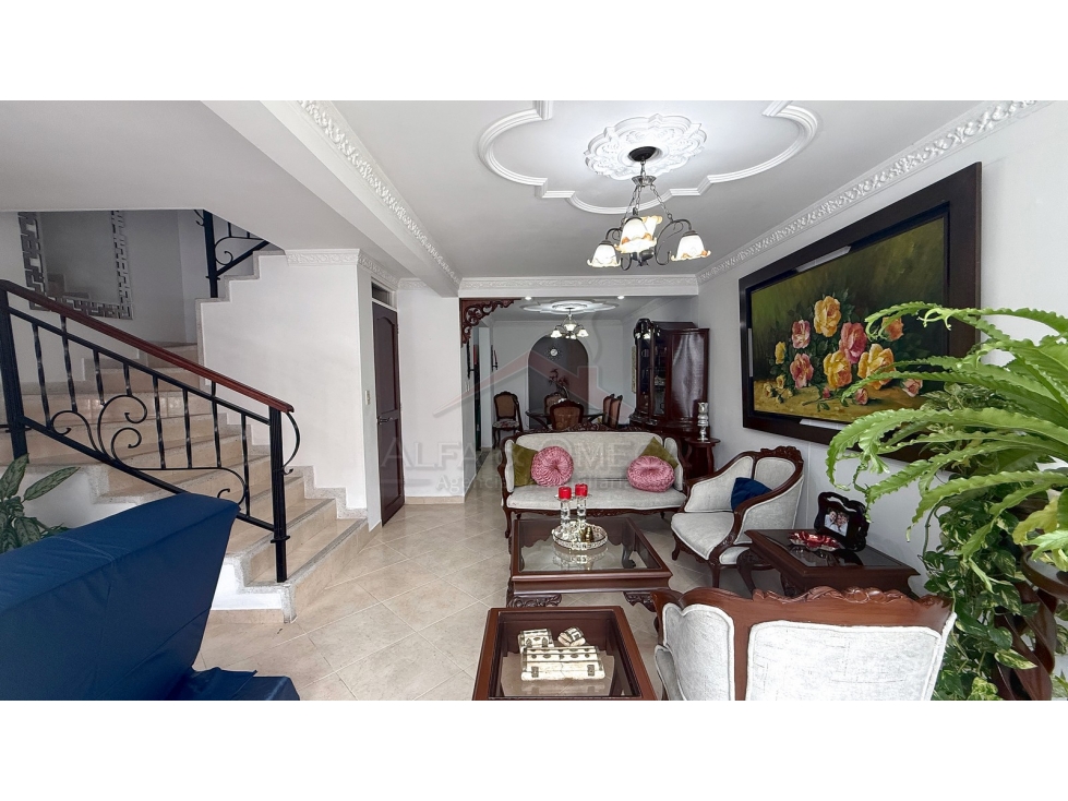Venta de Casa de 3 Pisos en Conjunto Cerrado El Vergel Ibagué
