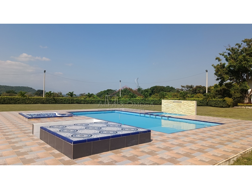Venta de finca turística con cabañas y piscina Ibagué - 2