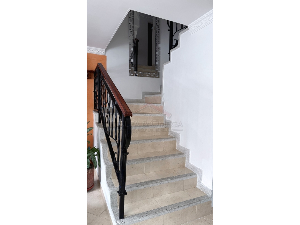 Venta de Casa de 3 Pisos en Conjunto Cerrado El Vergel Ibagué — foto 5