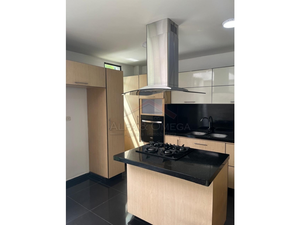 Venta de Casa de 3 Pisos en El Vergel Ibagué - 4